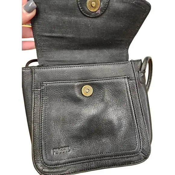 Fossil Black Smaller Pebble-Grain Leather Crossbody - Picture 5 of 9